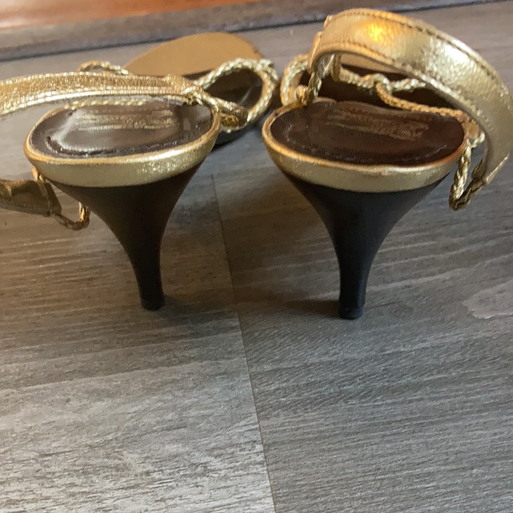 Burberry heels - Picture 2 of 5